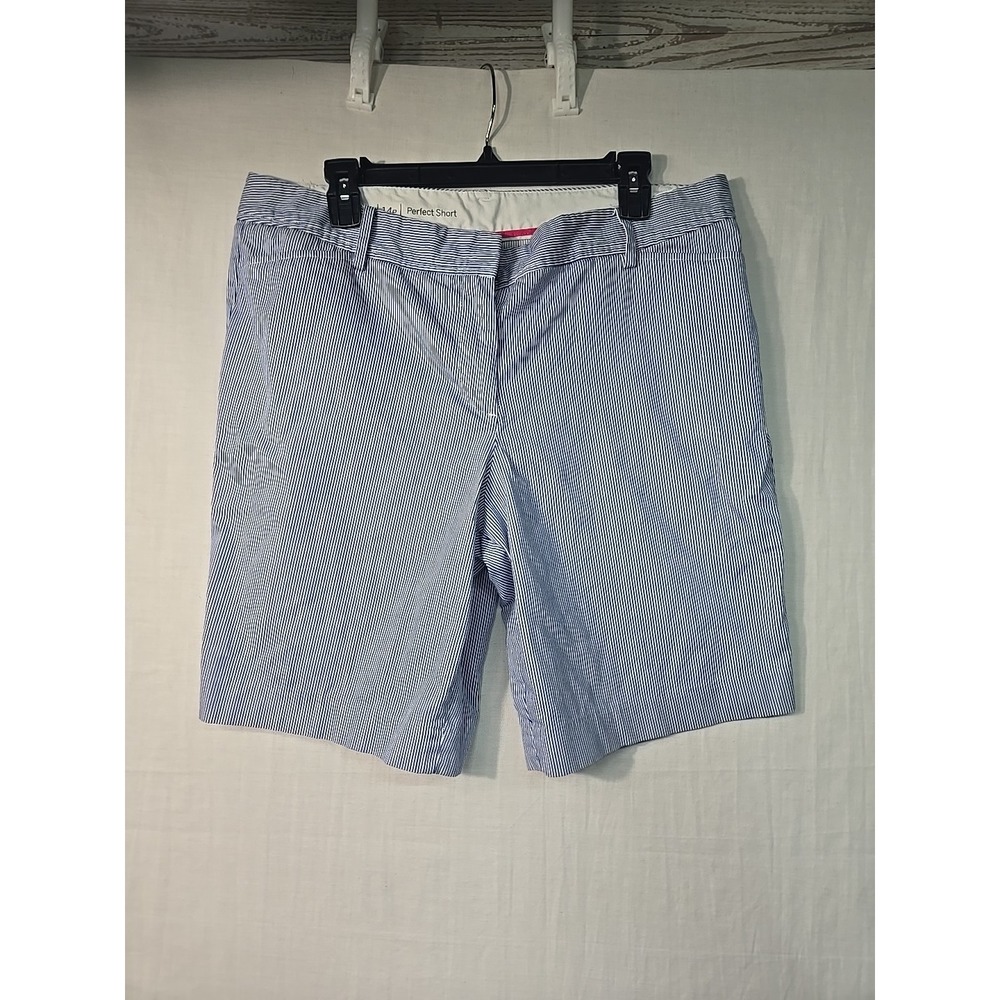 Talbots The Perfect Shorts Womens 14P Blue Seersucker Cotton Stretch 9" Bermuda